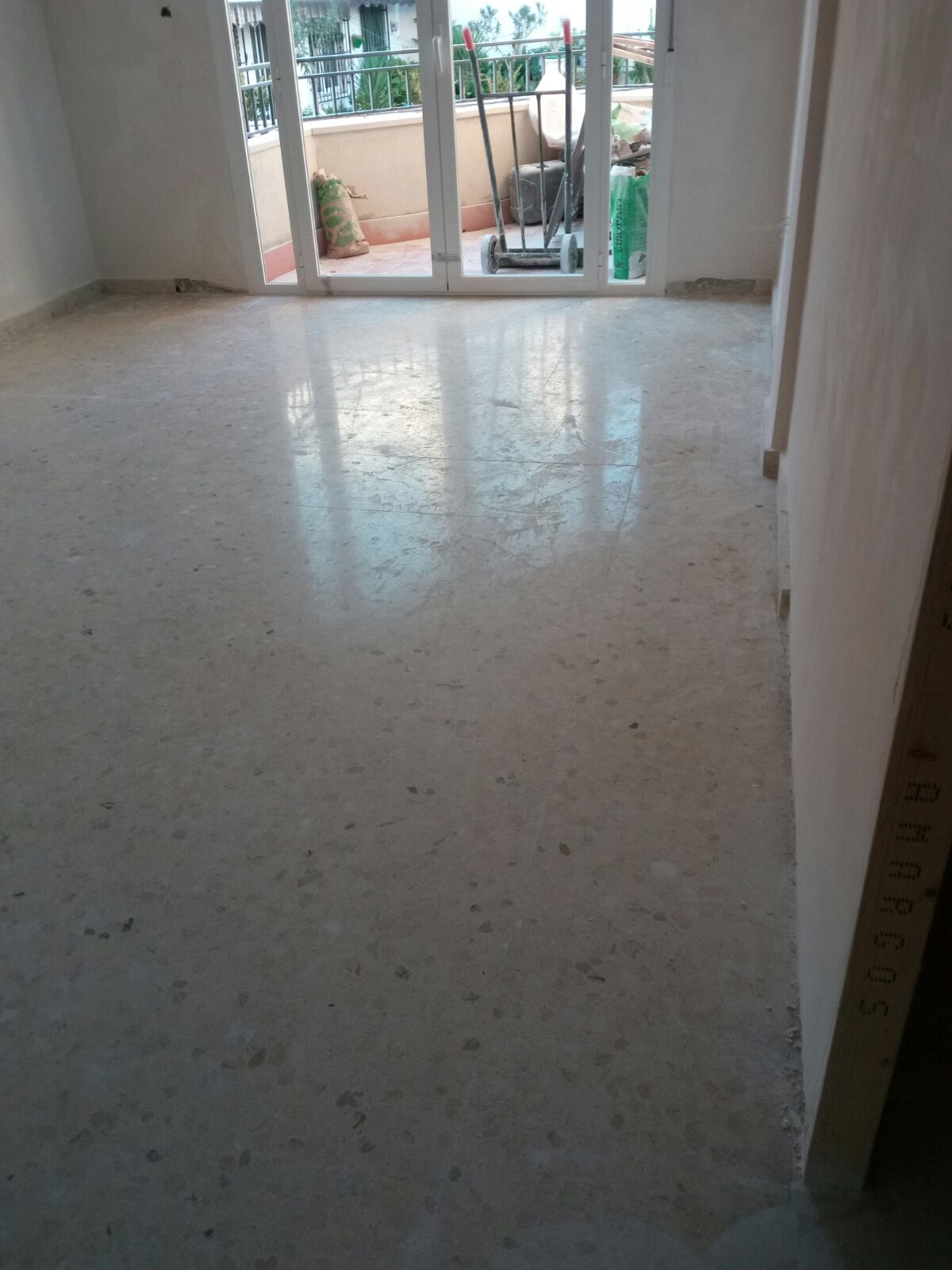 Pulido y abrillantado de suelo en Granada